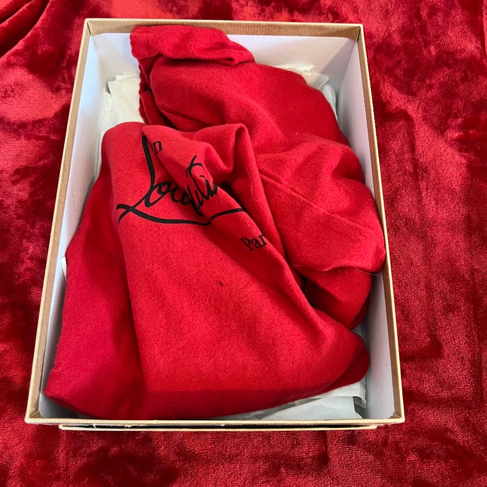 louboutin lady gena